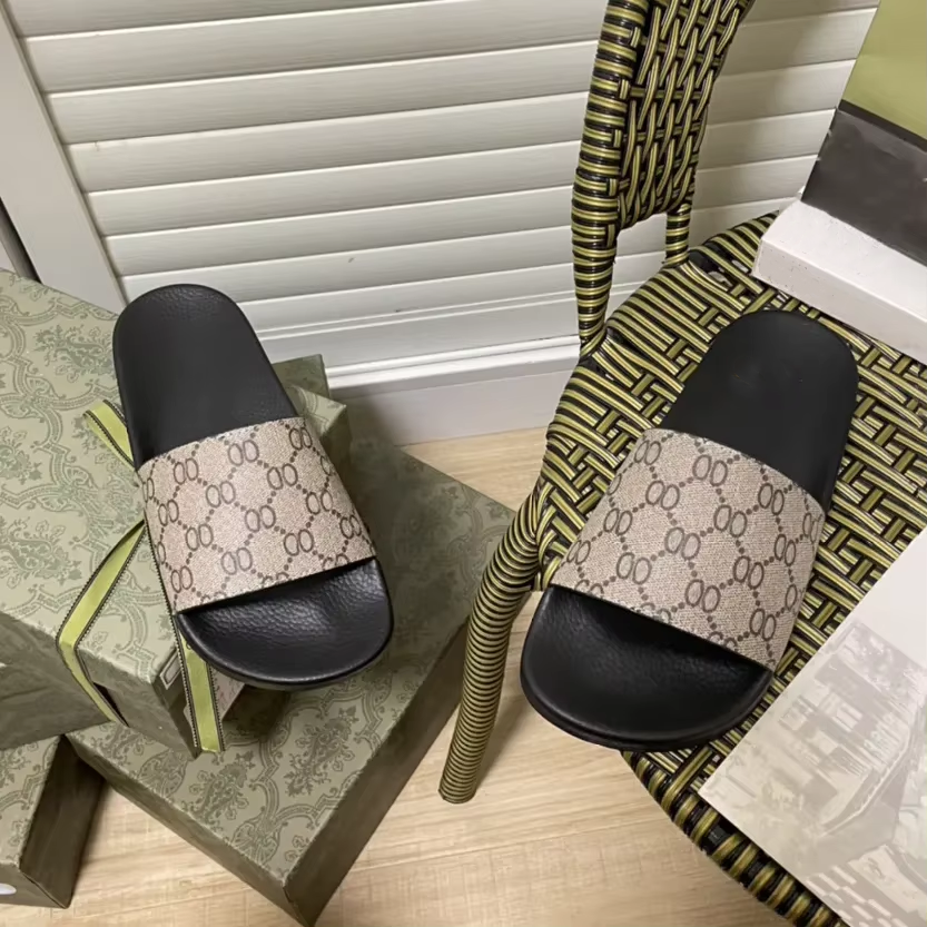 2023 New Luxury Designer Slippers Casual Slides Slippers For Women Leather Outdoor Slippers Wholesale