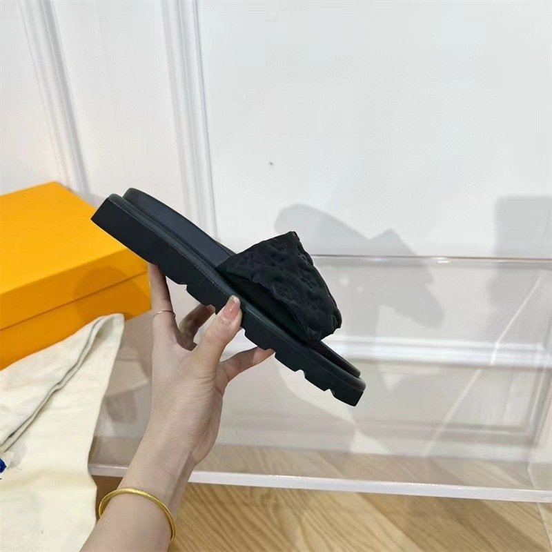 Design Brands Luxury Slipper Women Plus Size Large Size Women Man Flip-flop Original Top Quality Platform Slipper Slides Sandals