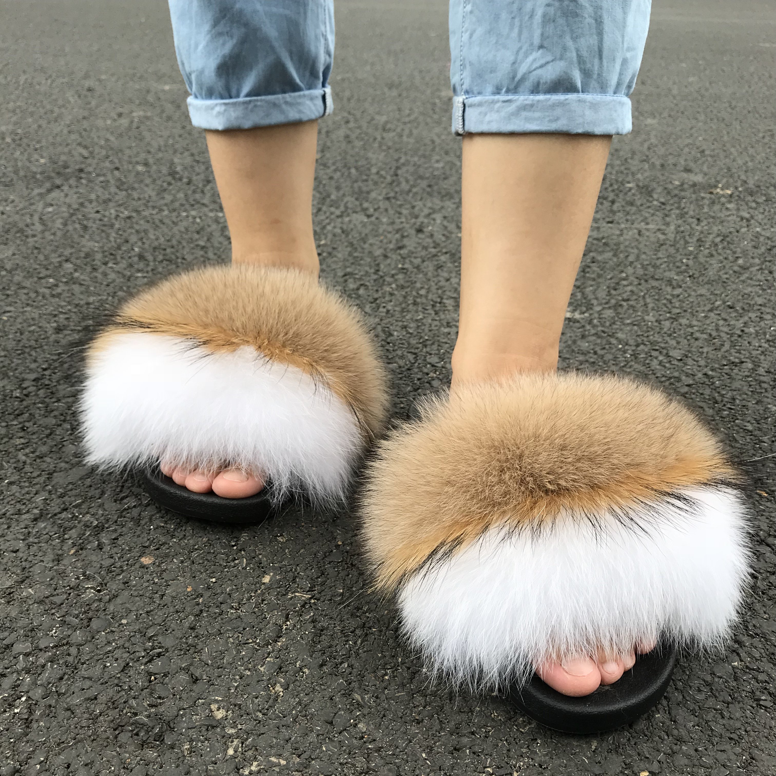 Real Fox Slippers with logo on the sole
