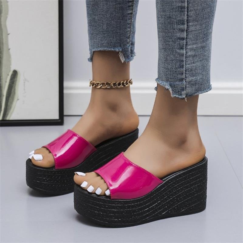 Slippers Big Size Women's Platform Height Increasing Shoes Fashion Sandals Femme 2024 Ladies Beach Chunky Sole Heeled Slippers
