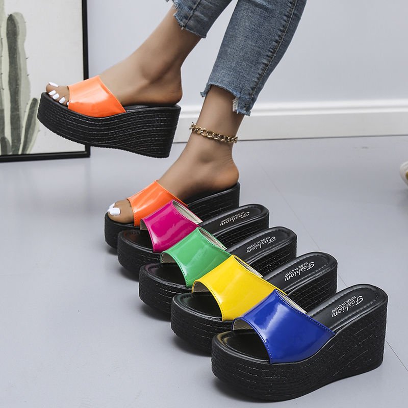 Slippers Big Size Women's Platform Height Increasing Shoes Fashion Sandals Femme 2024 Ladies Beach Chunky Sole Heeled Slippers