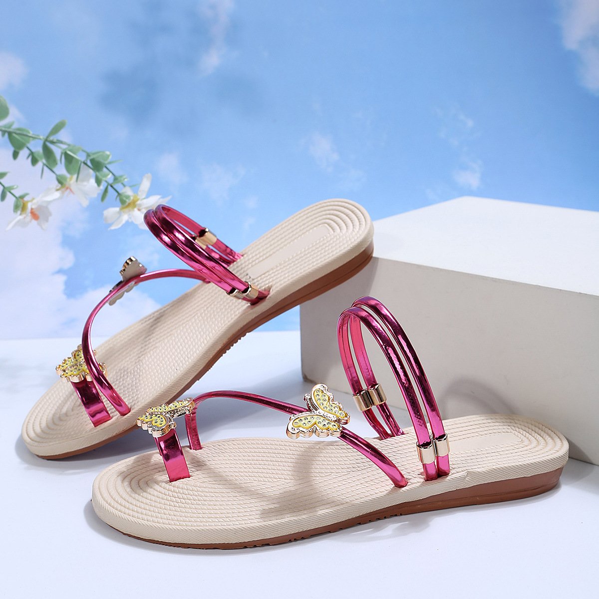 New Bling Sliver Rhinestone Women Slippers Flip-flops Ladies Summer Beach Slide Slippers Sandals Female Girls Flat Slippers