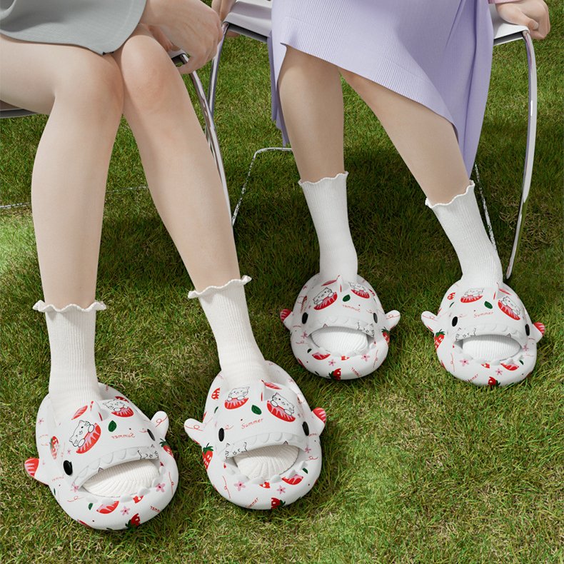 Unisex Cute Strawberry Animals Shower Bathroom Platform Eva Foam Pillow Gradient Cloud Shark Slide Slipper for Women men