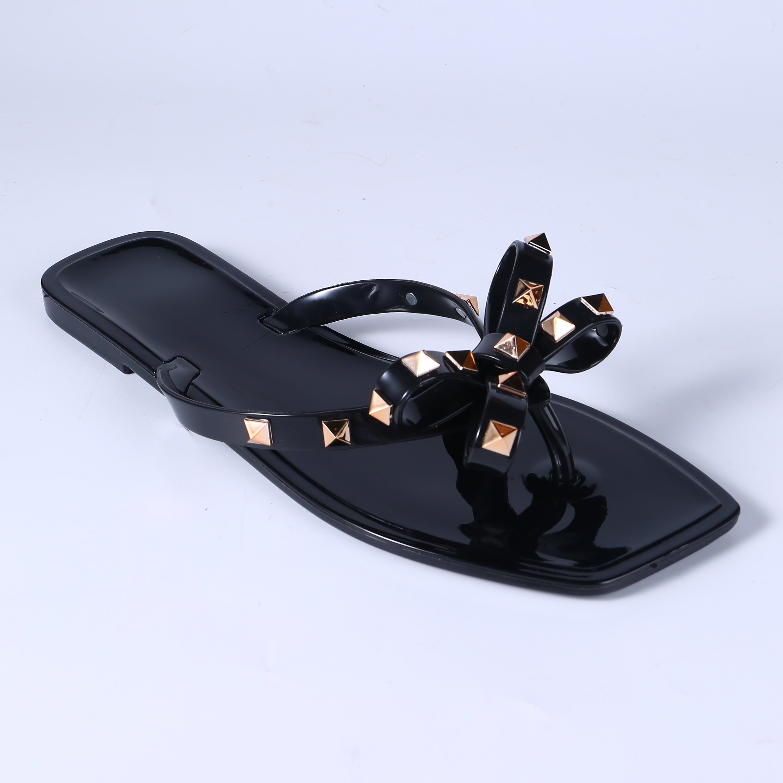 2024 New Arrival Ladies Jelly Sandals With Rivet Bow Flat Slipper Sandals Light Slide Slippers Custom Logo