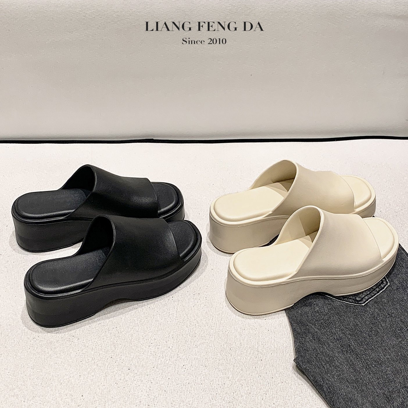 Designer Sandals Customized Bathroom Waterproof Slippers EVA Lightweight Indoor Outdoor Shoes Printed Women Slippers 2 Pairs