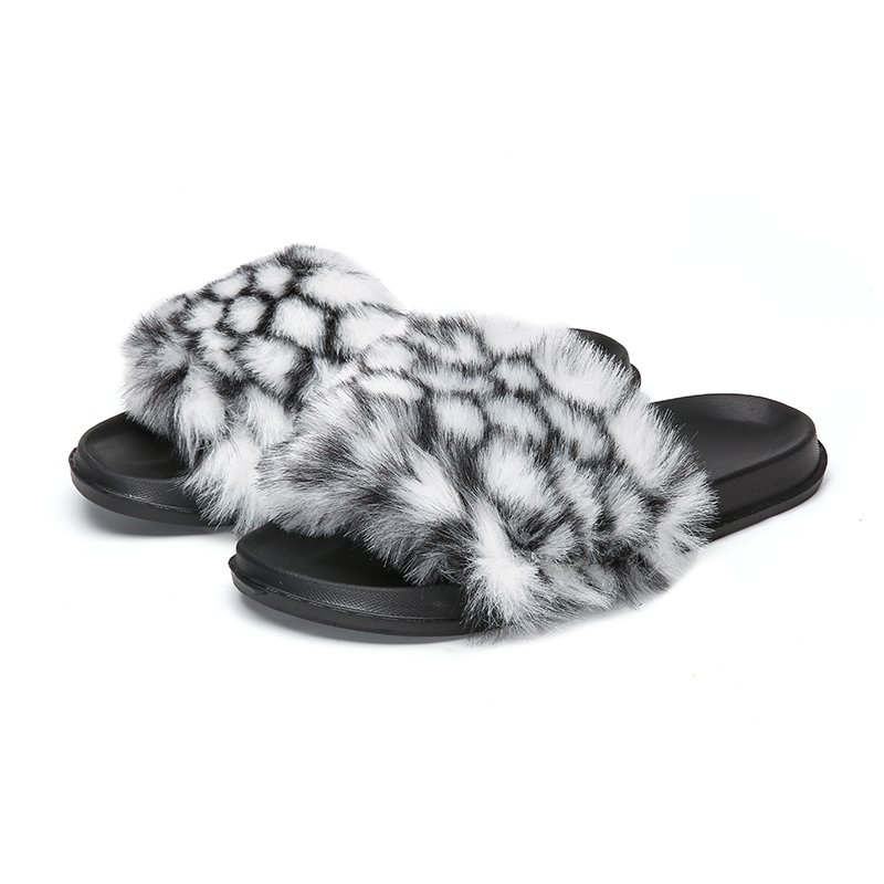 Hot Selling Wholesale Ladies Slip-on Luxury Simple Fashion Fluffy Shoes New Trendy Fur Flat Furry Slides Slippers