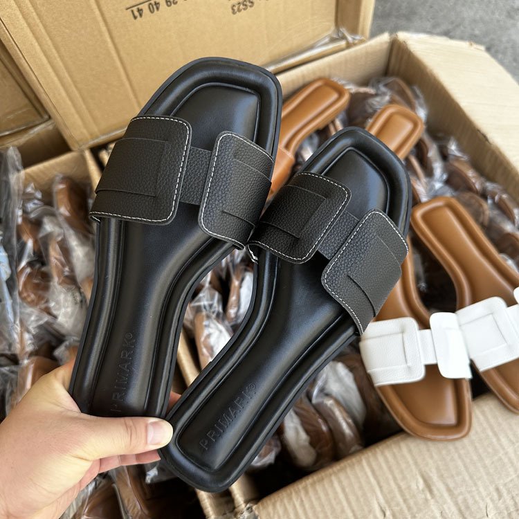 2024 Hot Sale Spliced Women Flat Sandals Square Toe Anti-odor Slide Slippers Open Toe PVC Causal Ladies Slippers