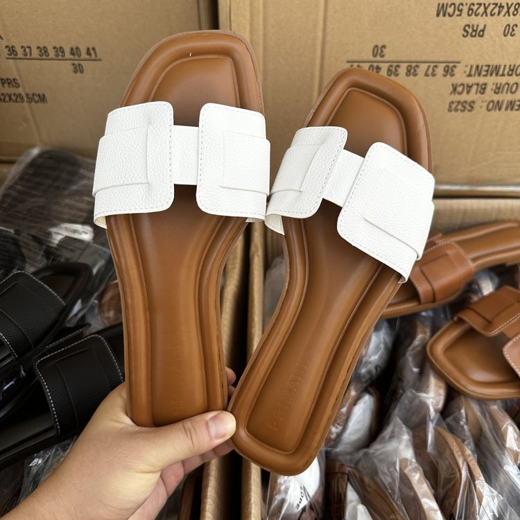 2024 Hot Sale Spliced Women Flat Sandals Square Toe Anti-odor Slide Slippers Open Toe PVC Causal Ladies Slippers