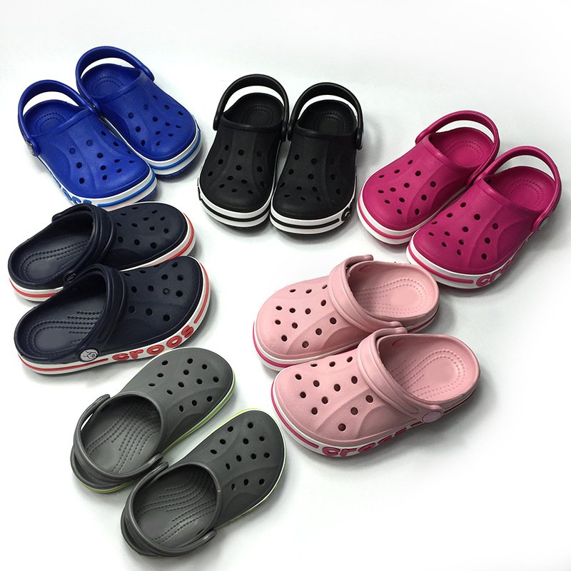 New croo s Fashion Children's Hole Shoes Comfortable Outdoor Anti slip Slippers Breathable and Wear resistant Slippers Wholesale