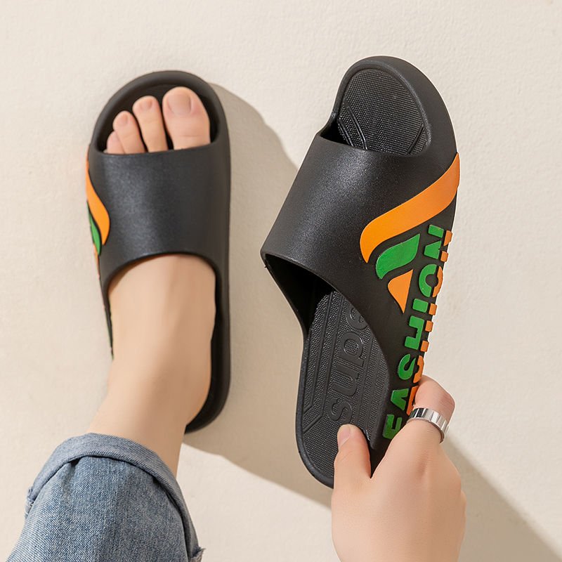 New Beach Sandals Men Non-Slip Thick Sole Summer Soft Sole Outdoor Slides Slippers
