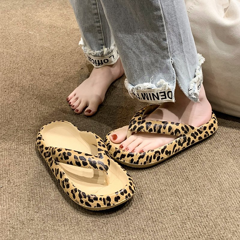 wholesale New style casual flat sandals Outdoor comfortable Leopard Print eva cloud Flip Flops slipper for womens