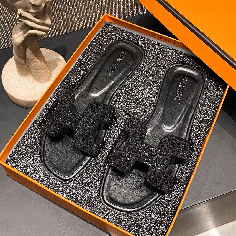 High Quality Female Outdoor Babouches Summer Beach Slippers Women Slides Slippers Fashionable Ladies Flat Sandals