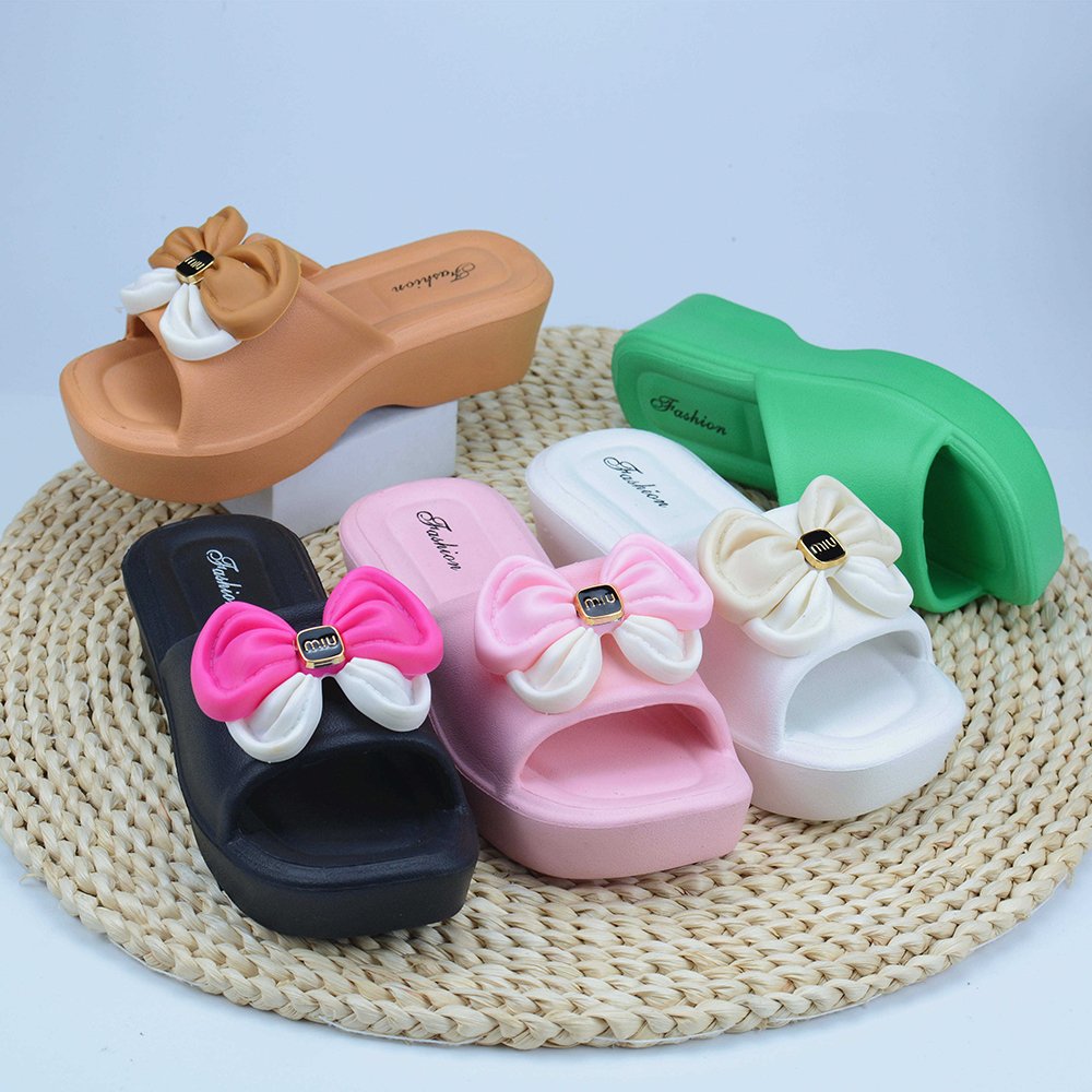 China Comfortable EVA Outdoor Slides Open Toe Slide Slippers with Anti-Slippery Feature Light Weight for Summer