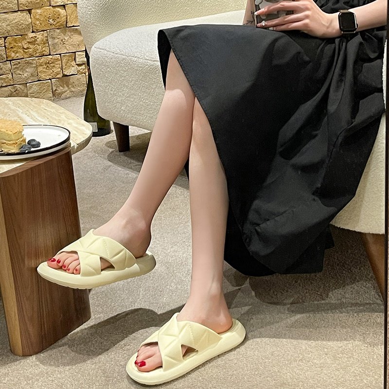 Wholesale girls slippers EVA bathroom and outdoor shoes women slipper antiskid home custom foam slides