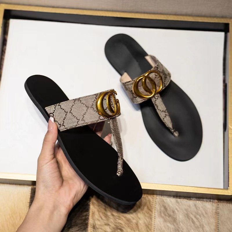 2024 Summer Luxury designer Beach slides Slippers Flat Sandals Platform Flip Flop Sandals For women's and Ladies female shoes