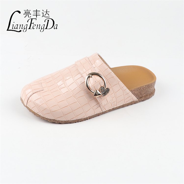 Summer Closed Toe Casual Half Slippers For Women Flat Female Ladies Soft Beach Leather Sandals Slides Slippers heel protection