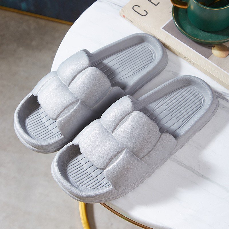 EVA Step on Shit Sense Cloud Slippers Wholesale Female Home Bathroom Bath Non-slip Men Drain Slipper 2023 Summer HOT Home Slides