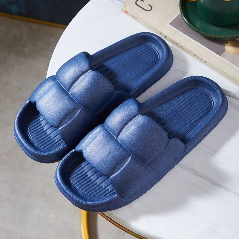 EVA Step on Shit Sense Cloud Slippers Wholesale Female Home Bathroom Bath Non-slip Men Drain Slipper 2023 Summer HOT Home Slides