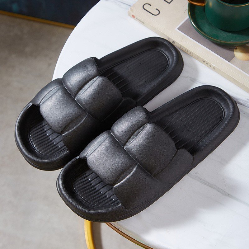 EVA Step on Shit Sense Cloud Slippers Wholesale Female Home Bathroom Bath Non-slip Men Drain Slipper 2023 Summer HOT Home Slides