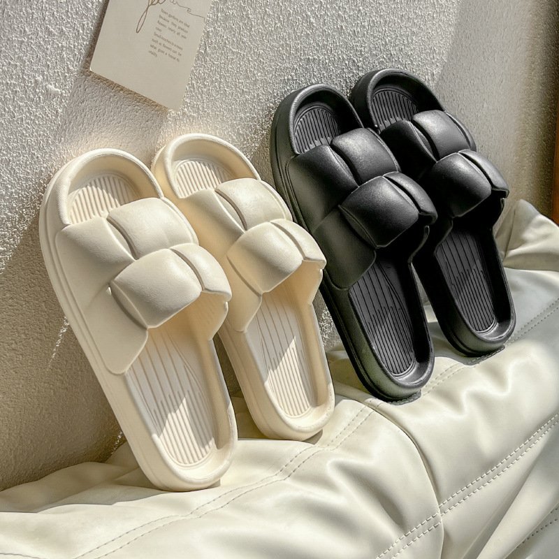 EVA Step on Shit Sense Cloud Slippers Wholesale Female Home Bathroom Bath Non-slip Men Drain Slipper 2023 Summer HOT Home Slides