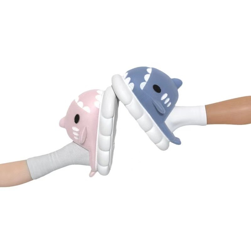 Newest Arrival Indoor Fat Design 4MM Thickness Soft Sole Winter Shark Fur Slipper For Kids