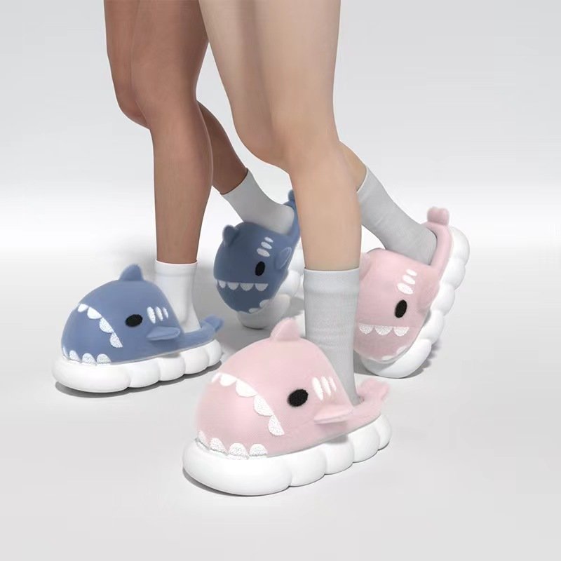 Newest Arrival Indoor Fat Design 4MM Thickness Soft Sole Winter Shark Fur Slipper For Kids