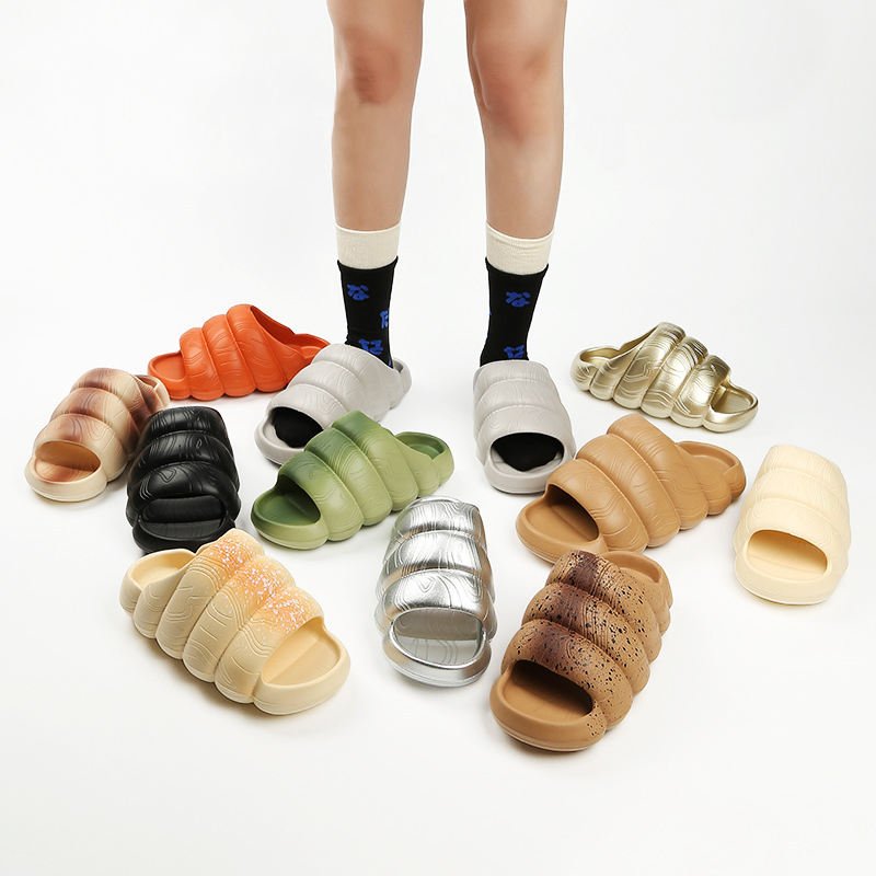 2023 Trendy Wholesale Unisex EVA Foam Outdoor Summer Beach Casual Men Women Ladies Home Bread Slides Slippers For Women Men
