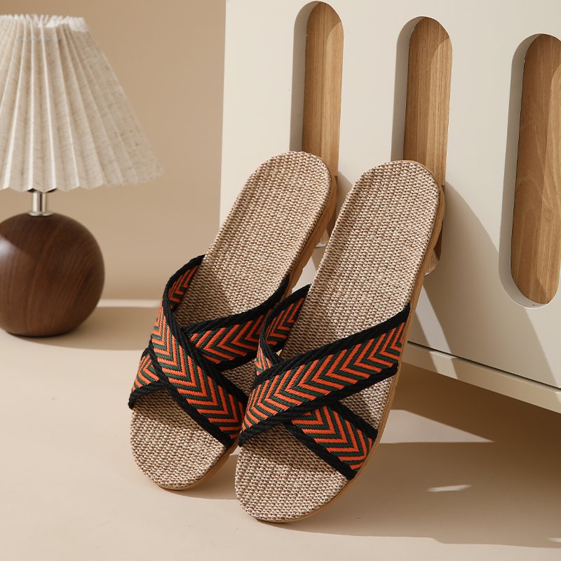 Hot Selling Halved Belt Slides Slippers Unisex Comfort and Soft Summer Women Slippers Suitable for Each Size