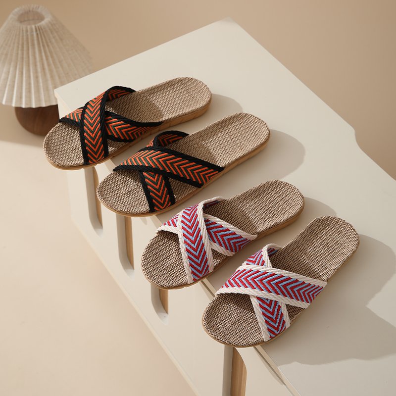Hot Selling Halved Belt Slides Slippers Unisex Comfort and Soft Summer Women Slippers Suitable for Each Size
