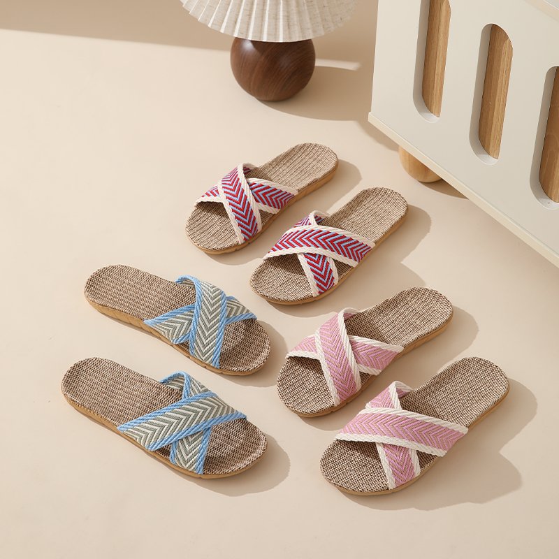Hot Selling Halved Belt Slides Slippers Unisex Comfort and Soft Summer Women Slippers Suitable for Each Size