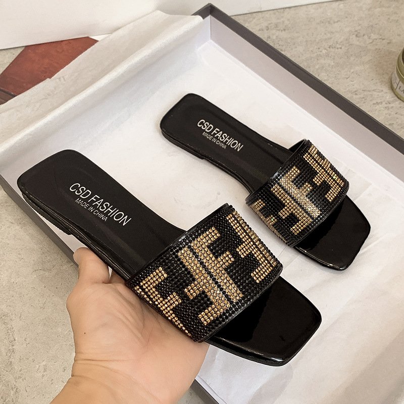 2024 New Ladies Flat Slippers Famale Summer Fashion Sandals Slippers Outdoor Women Slides Slippers