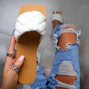 Summer Women New Stylish Beach Sandals for Women and Ladies Fashion Slide Slipper For Women And Ladies Shoes
