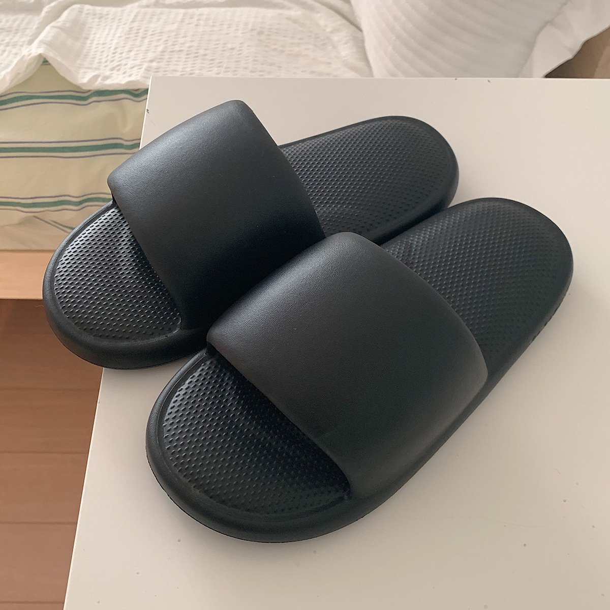 Summer Outdoor New Creative Soft Sticky Slippers for Women Simple Solid Color Comfortable Casual Home Cool Slippers 2024
