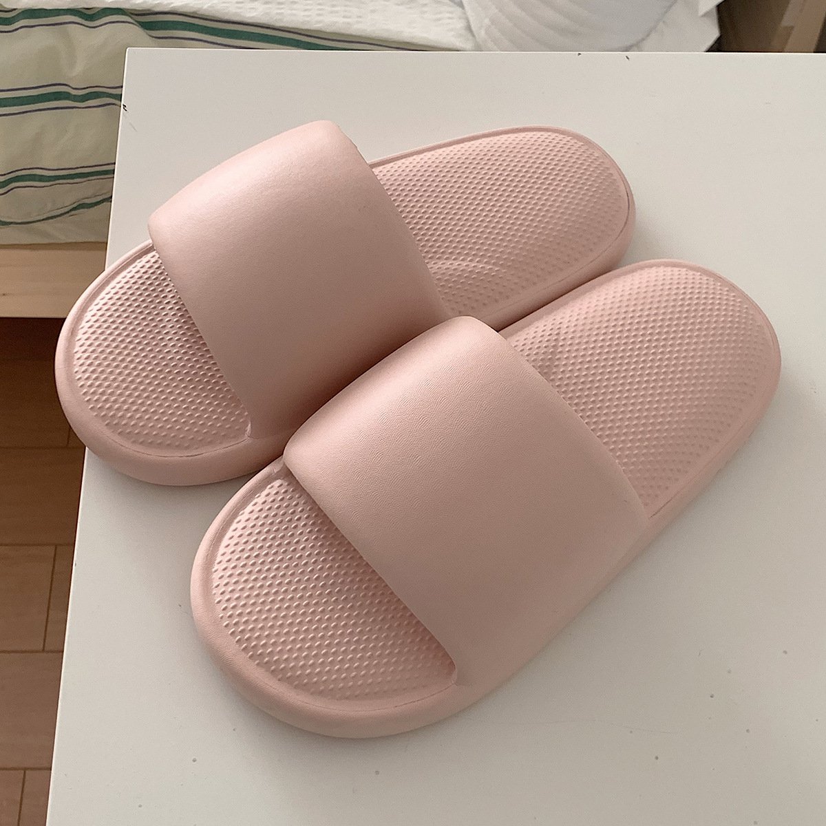 Summer Outdoor New Creative Soft Sticky Slippers for Women Simple Solid Color Comfortable Casual Home Cool Slippers 2024