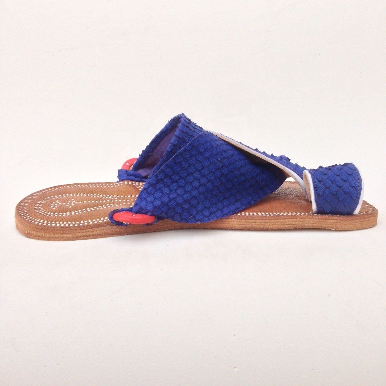 Handmade Traditional Saudi Sandals Genuine Leather Flip Flops for Men Women Casual Flat Slide Design Light Insole Outdoor Style