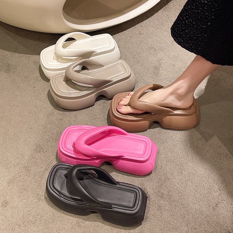 Thick-soled increase new women's summer slippers beach shoes clamp foot to wear non-slip flip-flops beach slippers