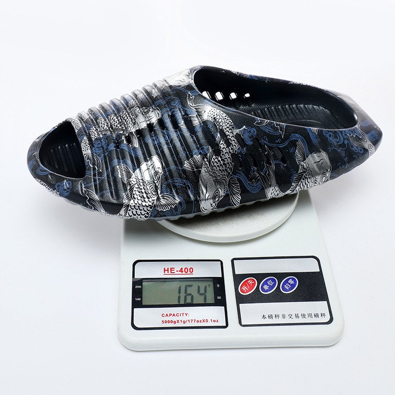 2025 New Summer Men's Thick Sole Trend Slippers EVA Ultra Light Soft Sole Beach Sandals Fashion Outdoor Anti Slip Footwear Man