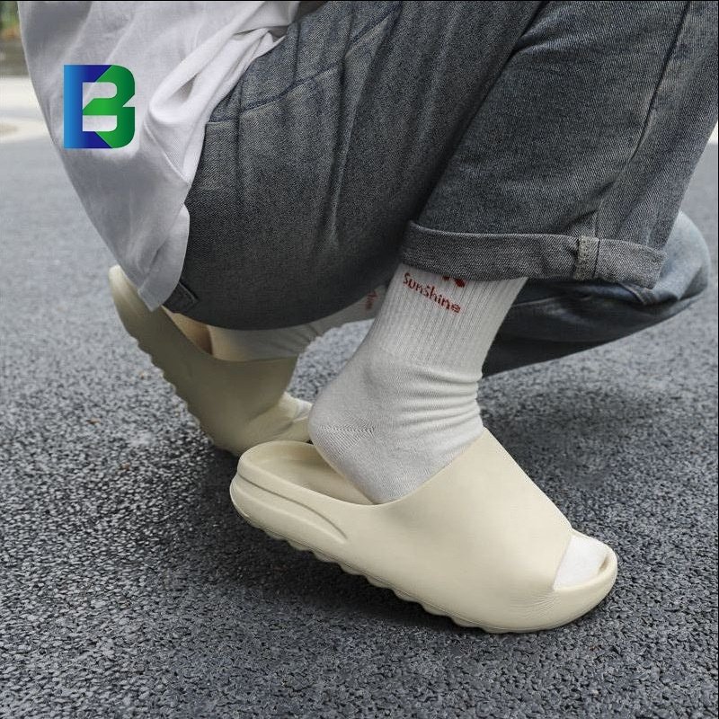 Custom Logo Zapatos de Mujer Unisex Female Man EVA Summer Soft Platform Foam Cloud Slippers Home Slide Slippers for Women Lady