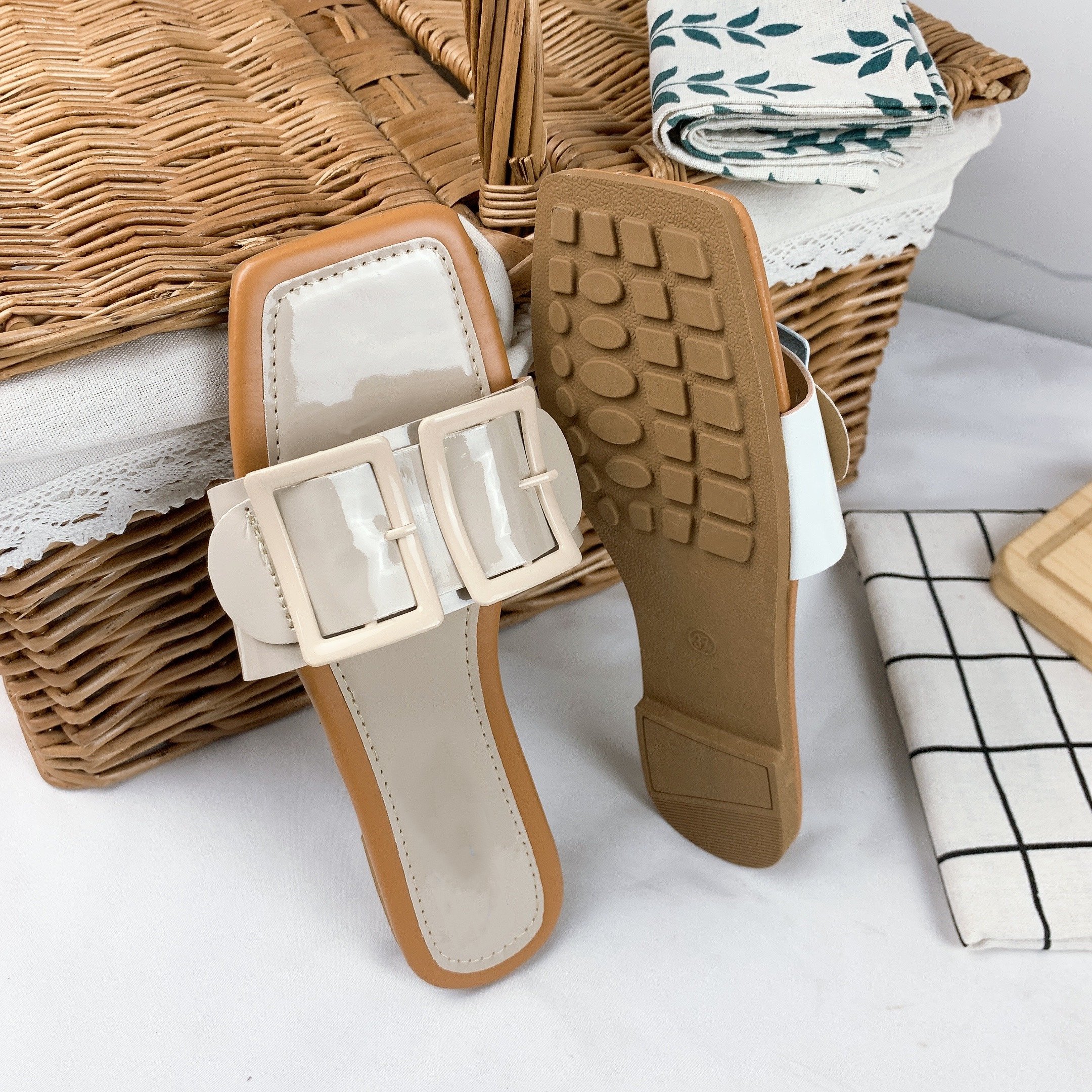 Elegant Female Casual Pu Leather Slipper Slides Shoes Girl Square Toe Summer Square Buckle Flat Sandal For Women And Ladies