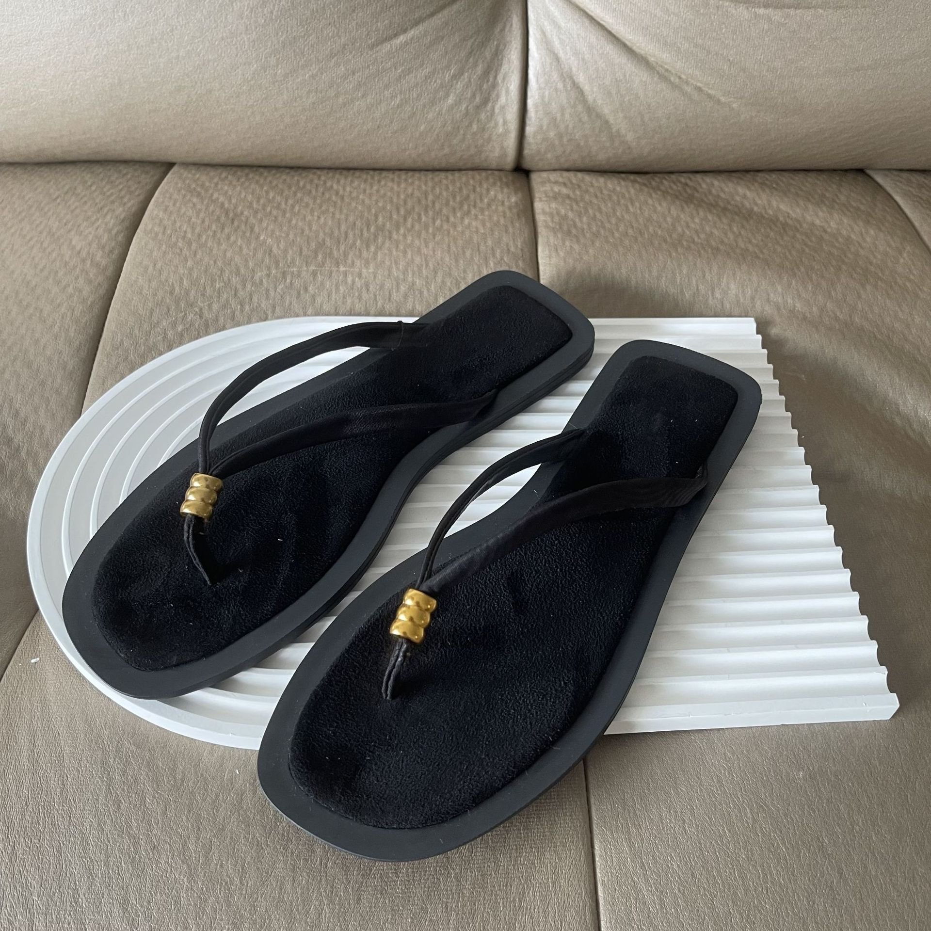 Reduced Price Round Toe Outdoor Slippers Black Slippers For Women New Styles 2023 Flat Sandals Womens Slides Slippers za shoes
