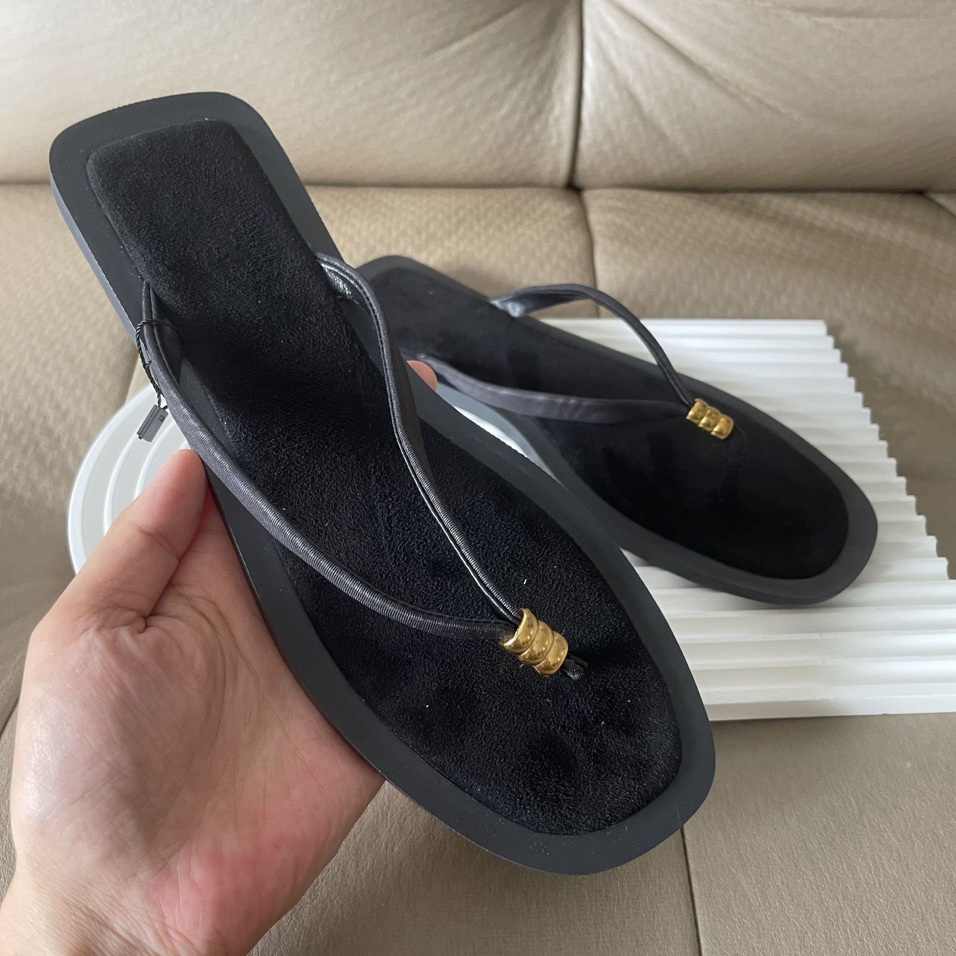 Reduced Price Round Toe Outdoor Slippers Black Slippers For Women New Styles 2023 Flat Sandals Womens Slides Slippers za shoes