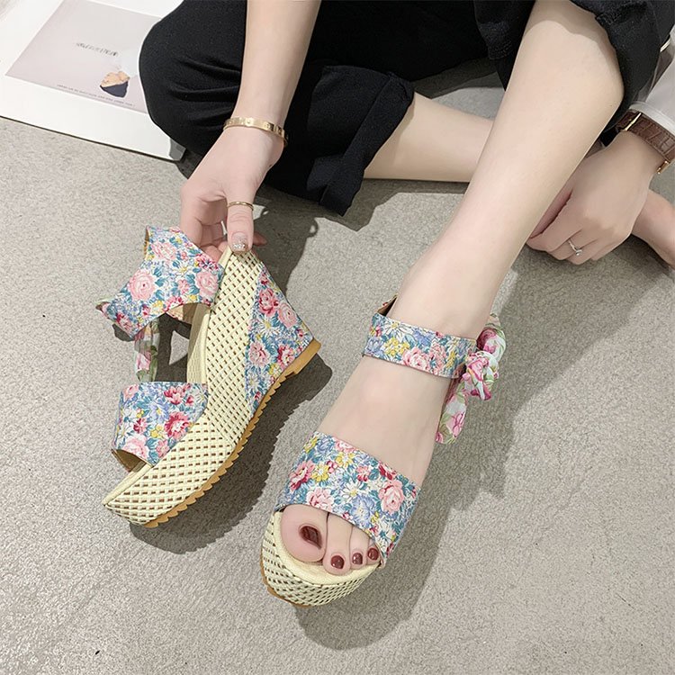 New fashion sandals for women and ladies flower design women slides slippers woman sandals new designrs
