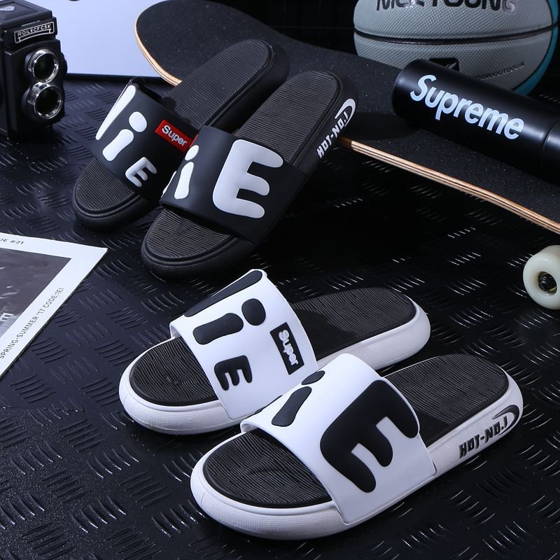 New slippers for men summer fashion outdoor beach slides slipper non-slip Soft sole slipper wholesales