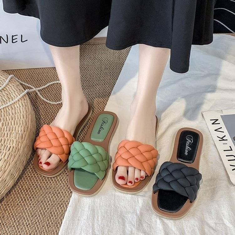 Fashion Ladies Flat Slippers Summer Beach Shoes Leather Slip-On Plain Sandals Outdoor Women Slides Slippers