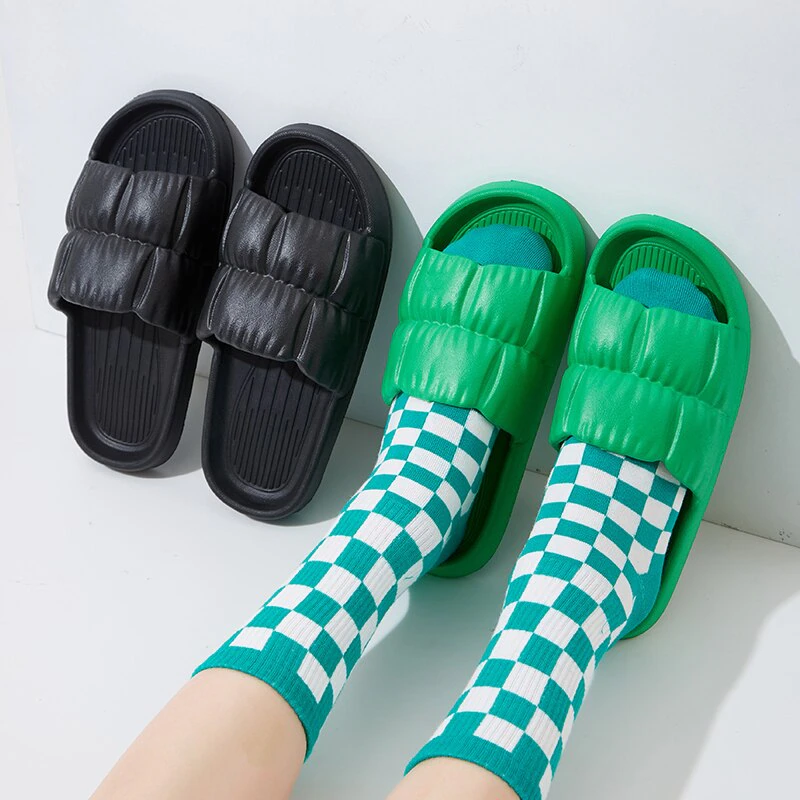 Women's Soft EVA Cloud Slippers Summer Beach Thick Platform Slipper Sandals Women Korean Eva Slippers for Home Woman