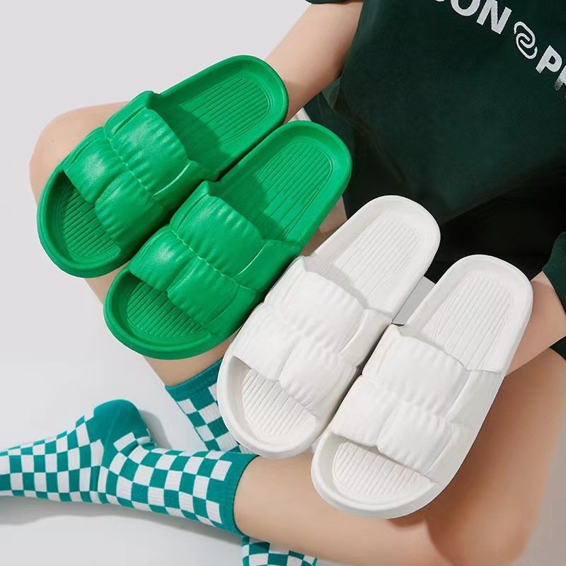 Women's Soft EVA Cloud Slippers Summer Beach Thick Platform Slipper Sandals Women Korean Eva Slippers for Home Woman