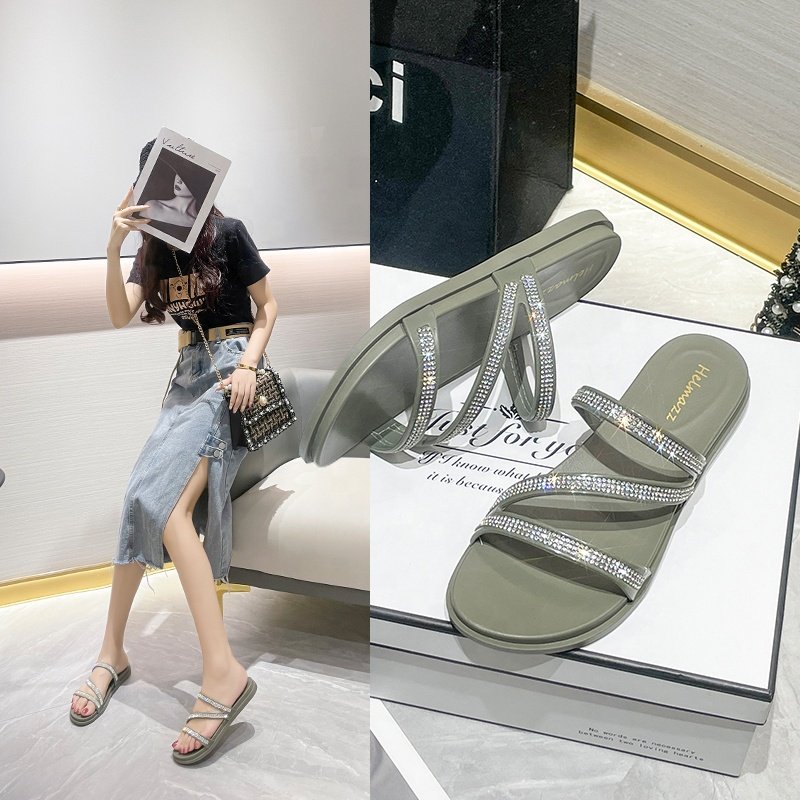 Customize Outdoor bling Decoration Flat Women Sandals outdoor Slides Slippers For Ladies Women Flat Sandals