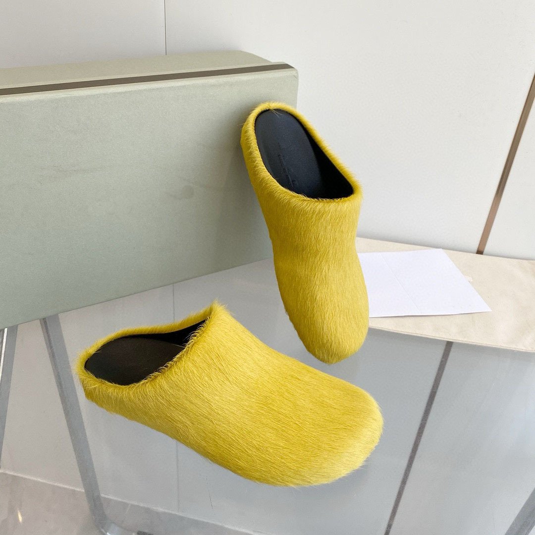 New Styles 2024 Casual Outdoor Light Leather Flat Fluffy Custom Fashion Fur Ladies home Femme Slides Slippers for men and women