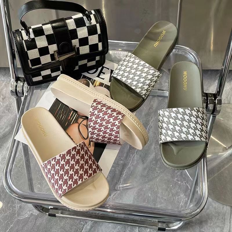 Pillow Slides pflops for men home slippeSummer Fashion Thick Bottom Step On Shit sport Slippers Women Outdoor Indoor Sandals