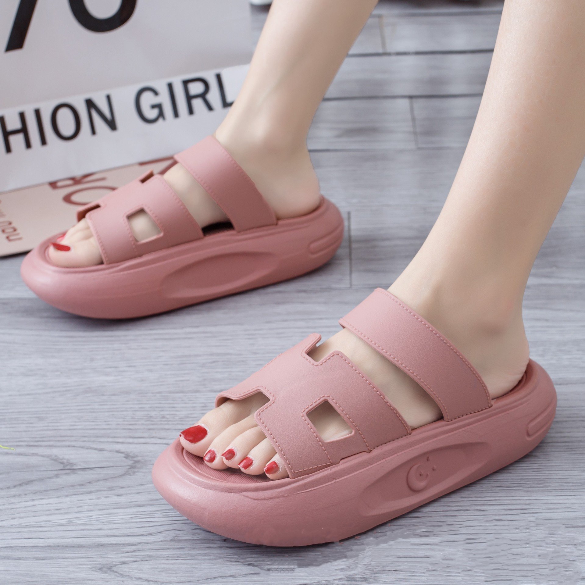 Trendy Fashion Non-Slip Thick Sole Beach Slides Slippers for Women PVC Summer Sandals